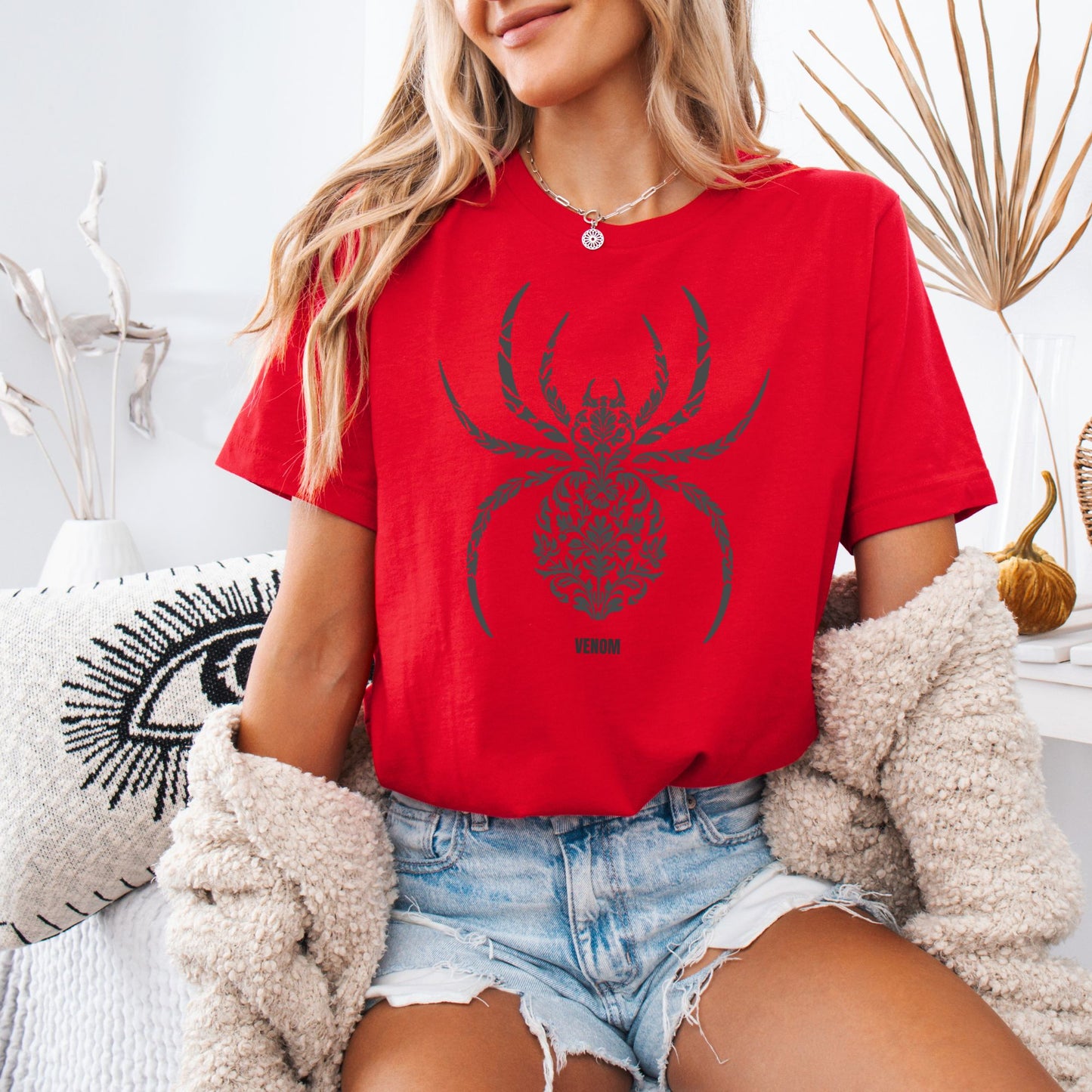 Venom Spider Graphic Tee – Gothic Halloween Shirt, Hand Drawn Oversized Grunge T-Shirt